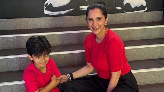Sania Mirza poses for a photo with her son Izhaan.(Photo: Instagram)