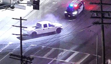 Driver of white pickup truck in custody after pursuit through South LA – NBC Los Angeles