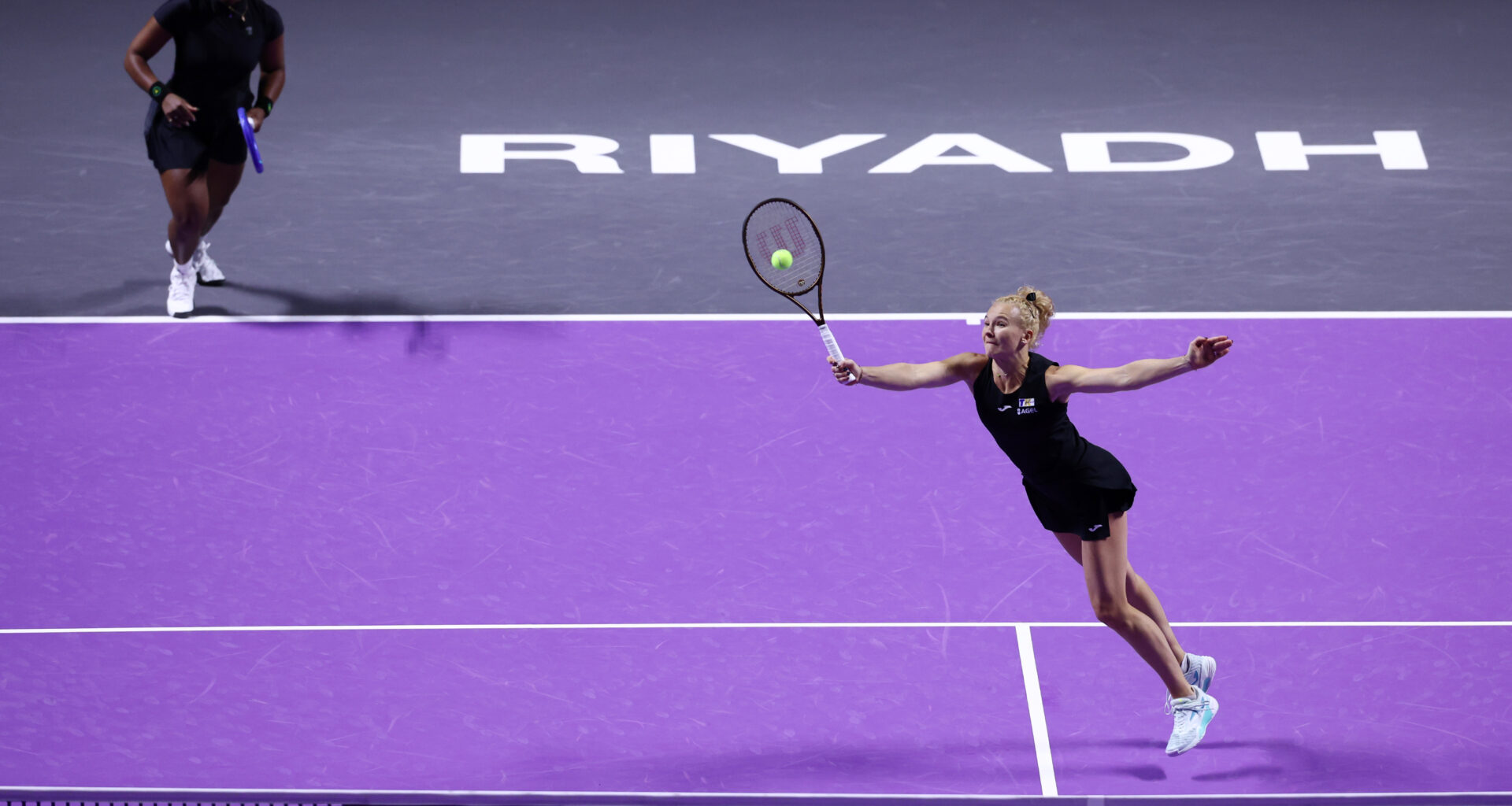 Siniakova, Townsend avenge 2024 final loss to stay perfect in Riyadh