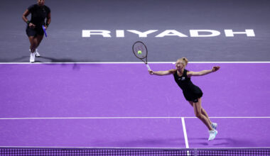 Siniakova, Townsend avenge 2024 final loss to stay perfect in Riyadh