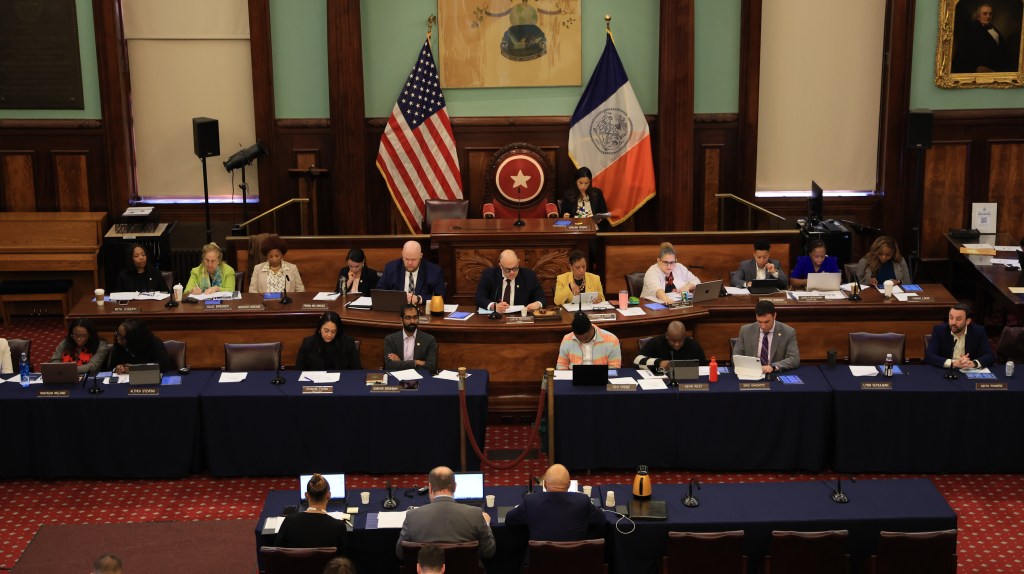 NYC Council set to vote on pay raises for itself, mayor by end of year: sources