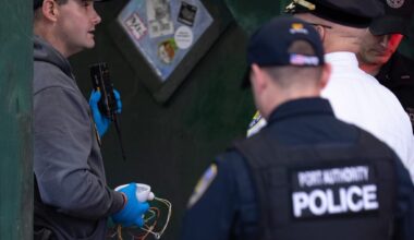 NYC suspicious package suspends PATH train service on Sixth Ave line