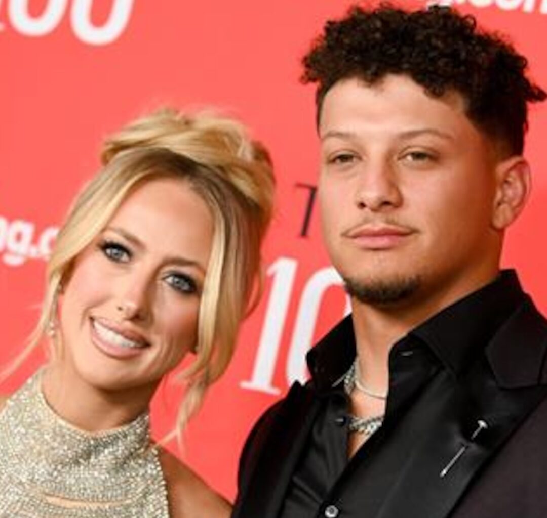 Patrick Mahomes and Brittany Mahomes' Daughter Sterling Wears $4,000 Accessory to NFL Game - E! News