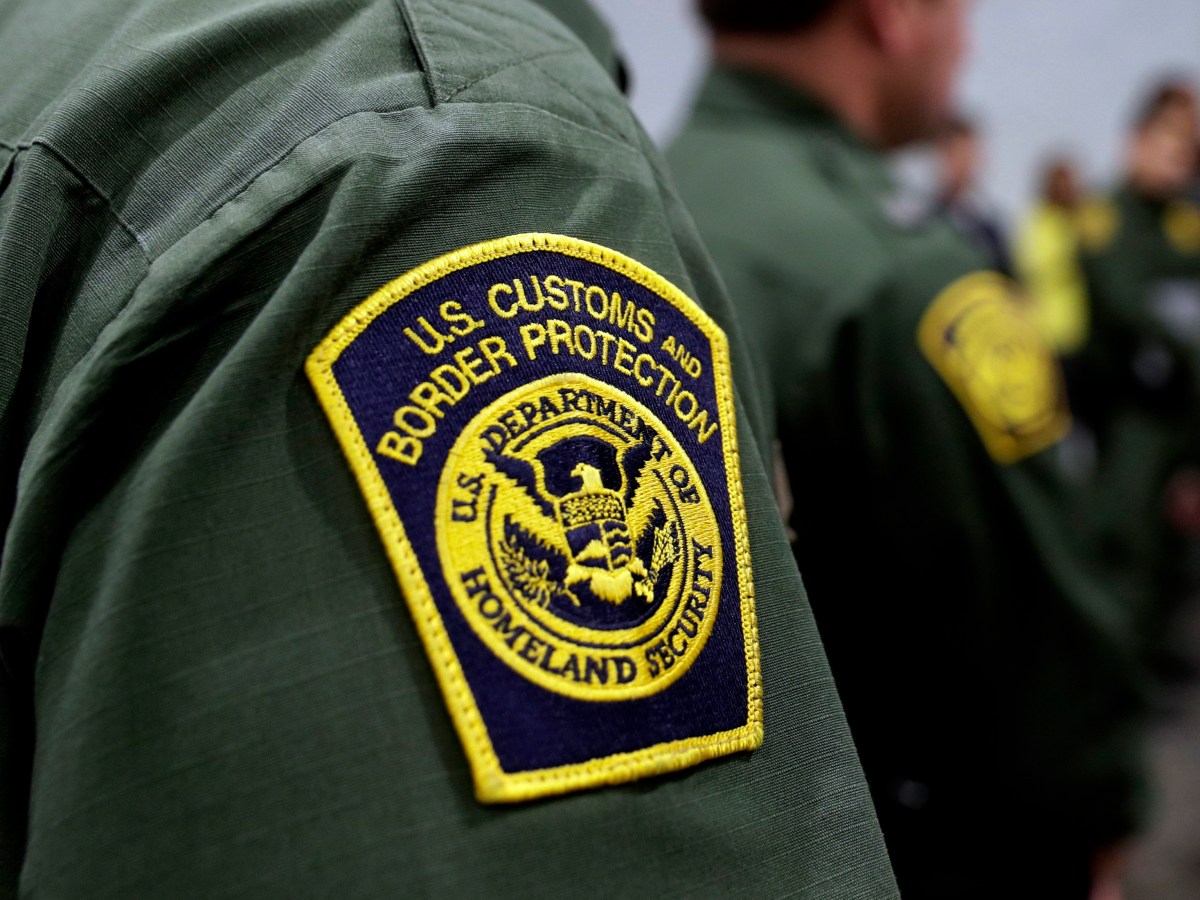 Immigration agents detain several people at Vermont gas station, advocates say