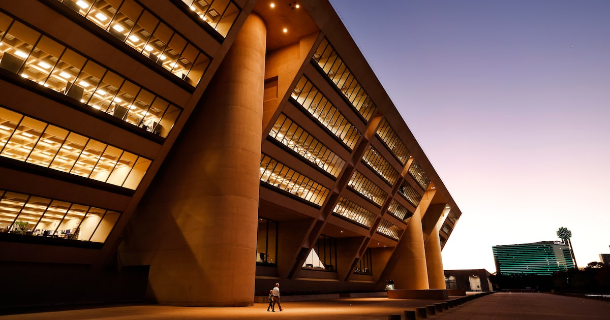 Letters to the Editor — Should Dallas City Hall stand tall or be razed?