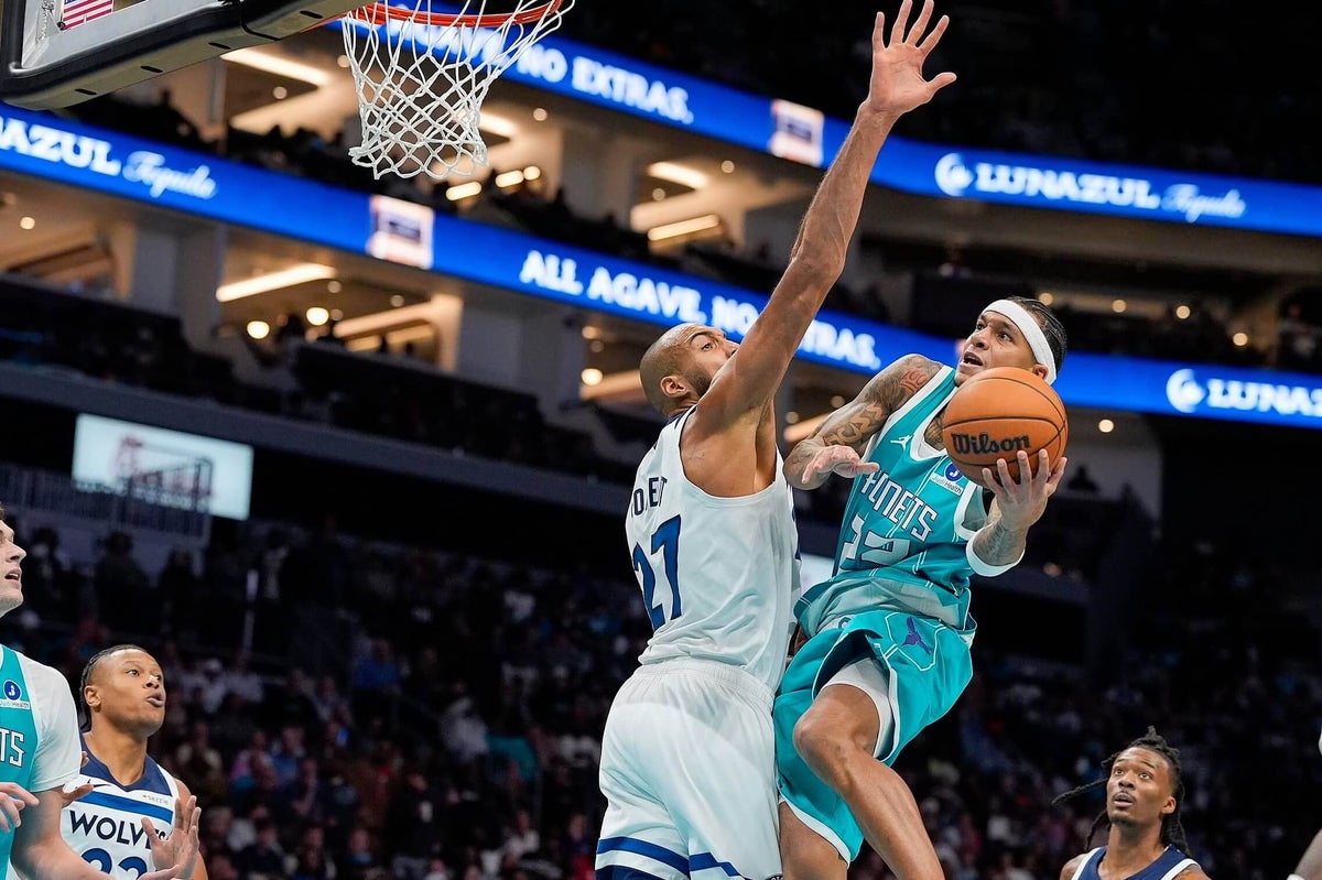 Timberwolves’ Rudy Gobert stands tall, Donte DiVincenzo barks back