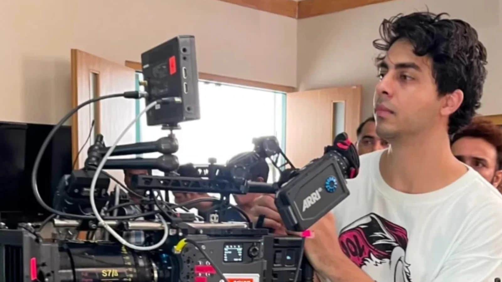 The climax shoot of Aryan Khan’s The Ba**ds of Bollywood was intense, packed with nostalgia, drama and a bold reimagining of a 90s classic. But what happened behind the scenes turned out to be even more unbelievable. The climax shoot of Aryan Khan’s The Ba**ds of Bollywood was intense, packed with nostalgia, drama and a bold reimagining of a 90s classic. But what happened behind the scenes turned out to be even more unbelievable.