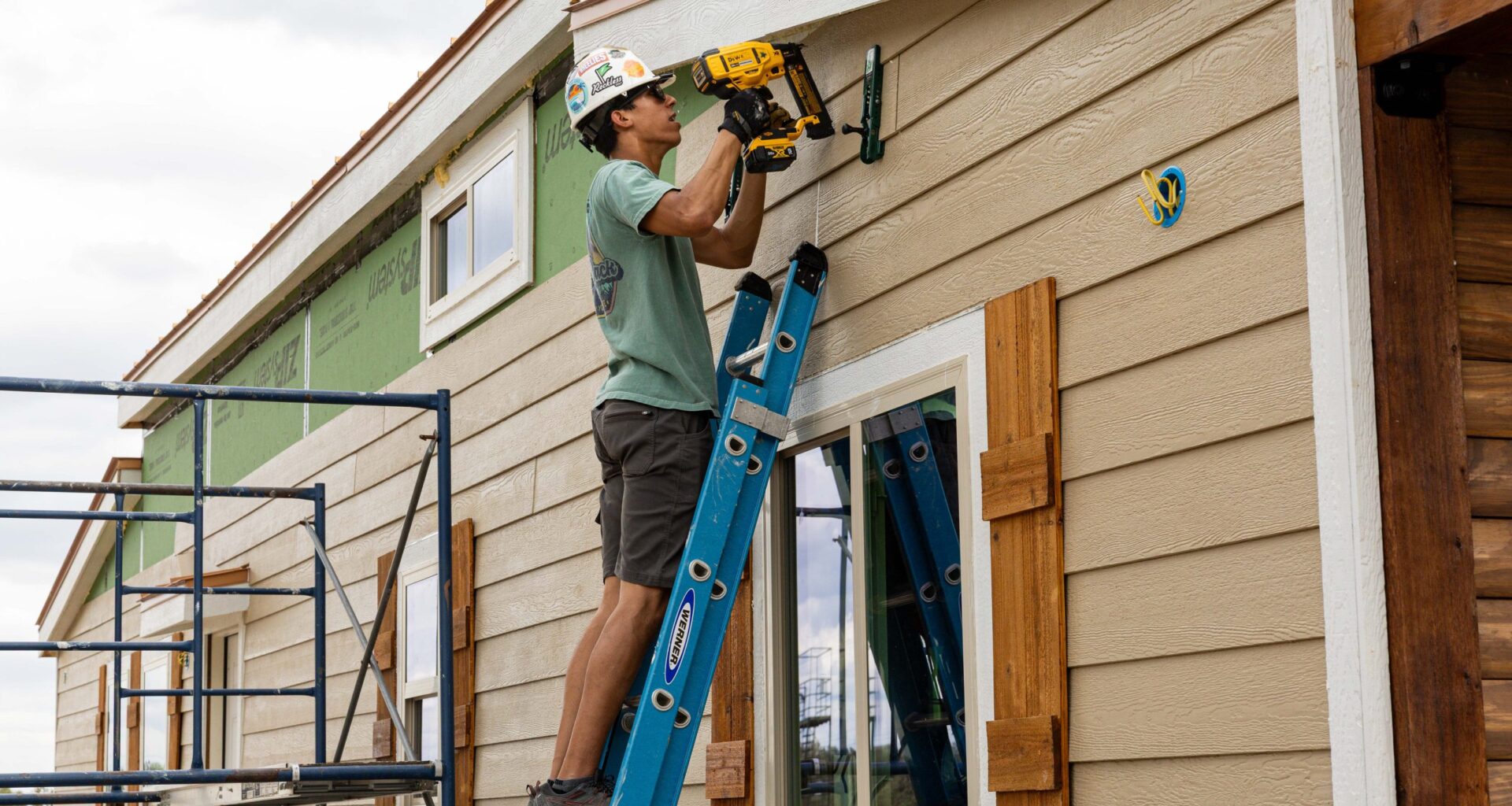 Northside construction high schoolers build home for a veteran