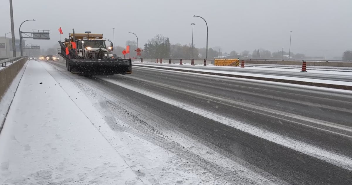Cleanup underway after record-breaking first snowfall in Ottawa - CTV News