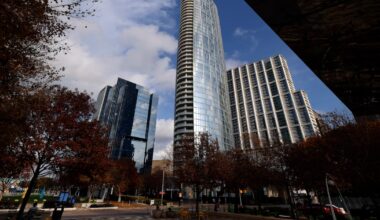 Dallas-Fort Worth could see some rain on Sunday evening. See when the chances spike