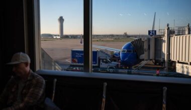 Texas airports see major delays, long security lines as government shutdown continues