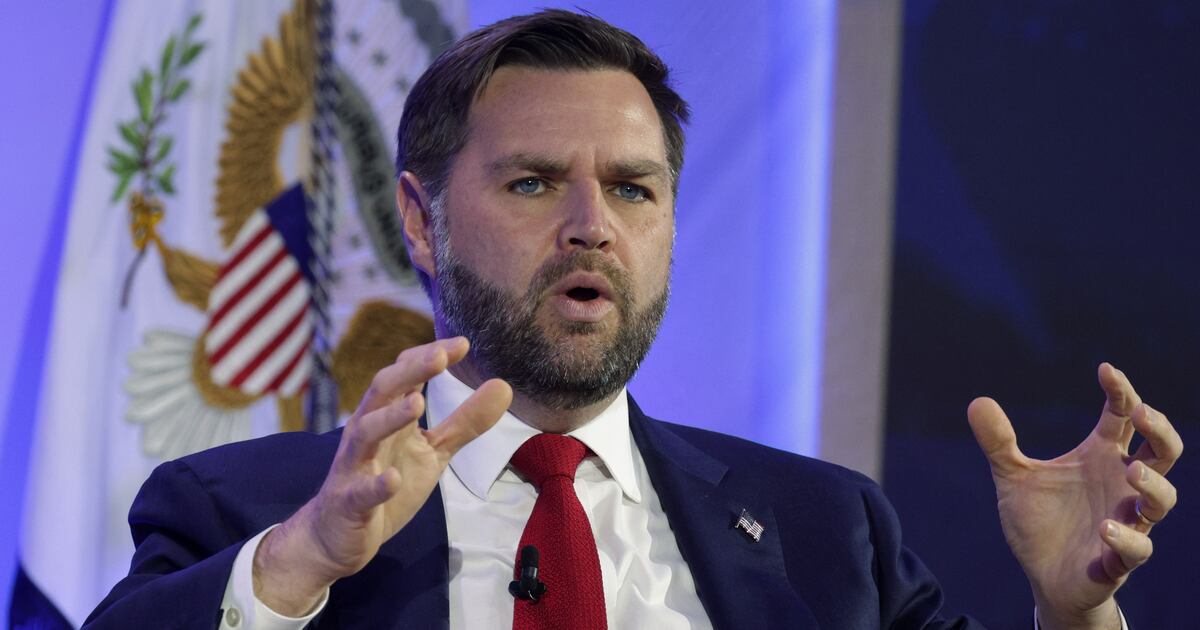 ‘Crazy’ JD Vance Calls Common Pain Medication Ibuprofen ‘Useless’ While Cozying Up to MAHA