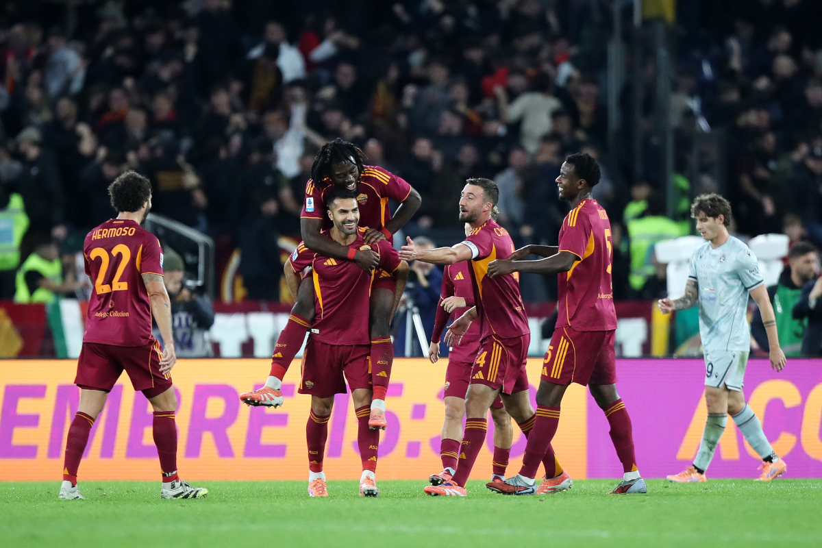 ROME, ITALY - NOVEMBER 09: Zeki Celik of AS Roma celebrates scoring his team's second goal with teammates during the Serie A match between AS Roma and Udinese Calcio at Stadio Olimpico on November 09, 2025 in Rome, Italy. (Photo by Paolo Bruno/Getty Images)