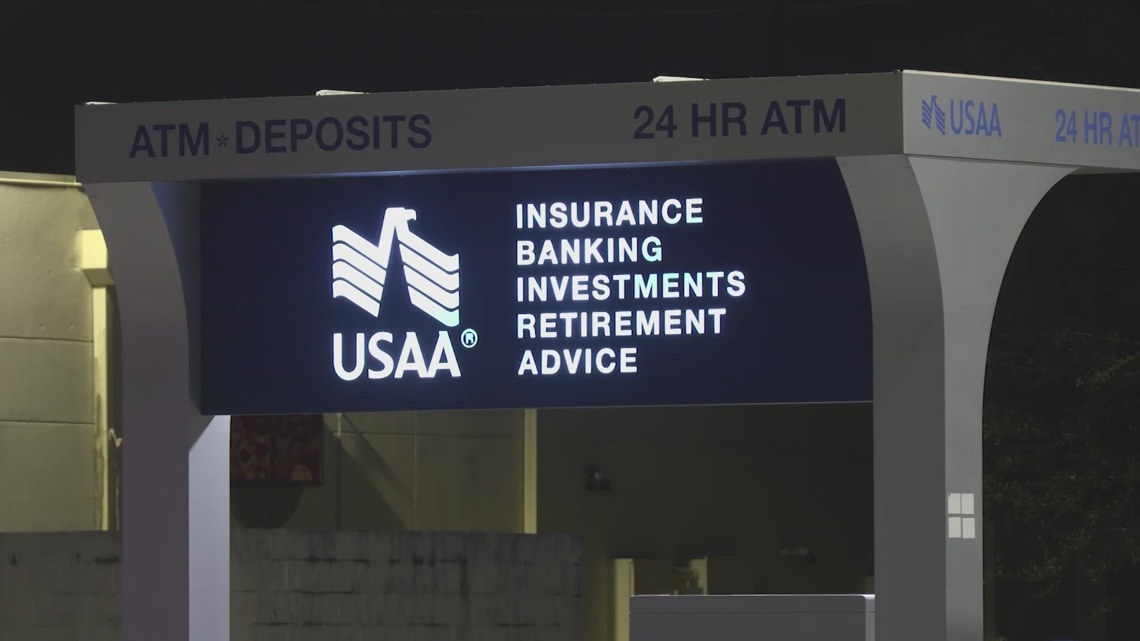 Masked suspect on the run after violent robbery outside Walmart in Spring Branch area, Houston police say