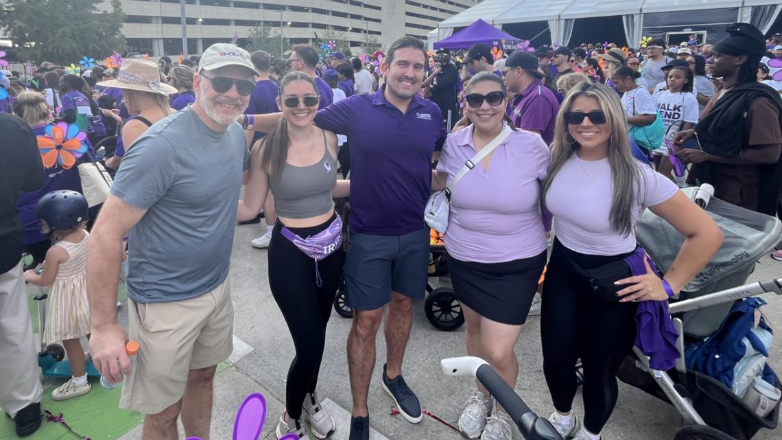 Thousands Walk to End Alzheimer’s in Houston, raising more than $1 million