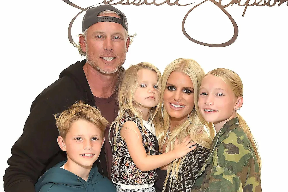 Jessica Simpson Reveals She Spent Thanksgiving with Family and Estranged Husband Eric Johnson: 'Family First'