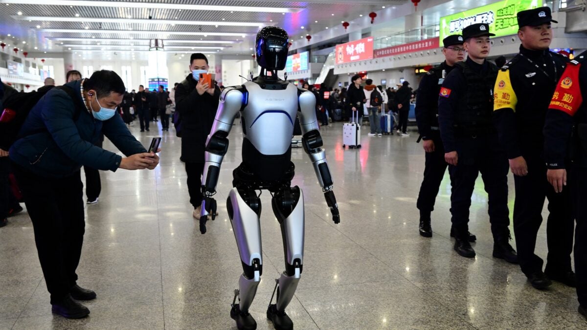 Chinese Robot Sets Guinness World Record With 66-Mile Walk