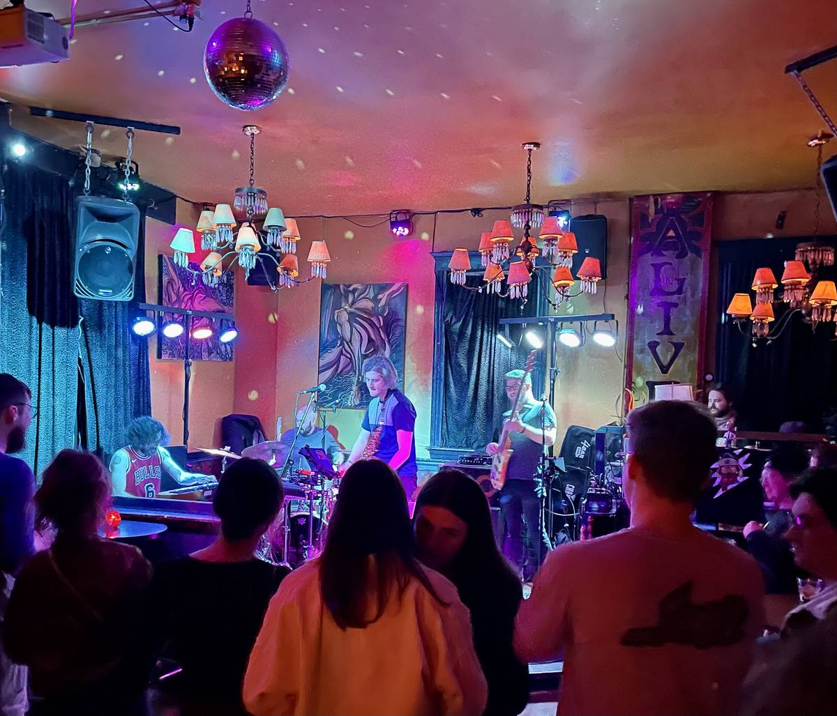 band playing at aliveone