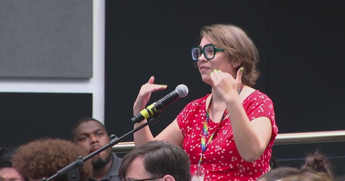 Fort Worth ISD teachers, parents press TEA in final takeover meeting