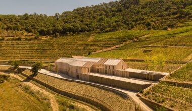 Quinta de Adorigo Winery by Atelier Sérgio Rebelo