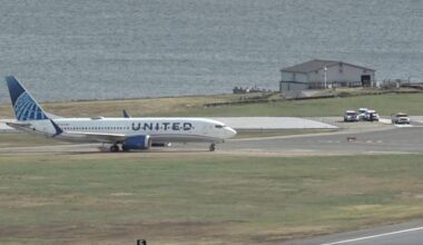 United Airlines flight from Houston evacuated at Reagan National Airport after bomb threat
