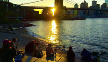 Sunset in Brooklyn Bridge Park — it's irresistible this time of year. Eagle photos by Lore Croghan