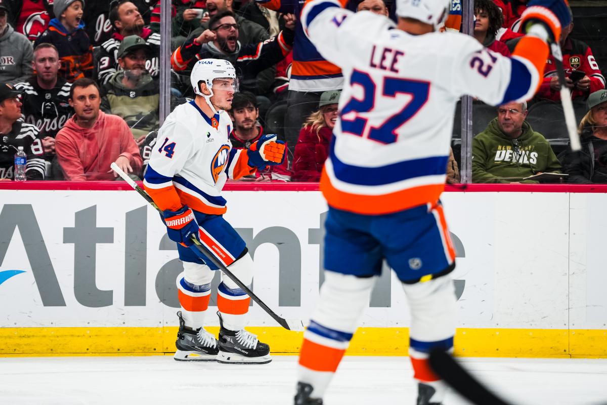 Islanders in awe of Bo Horvat's superpower as he eyes rare air