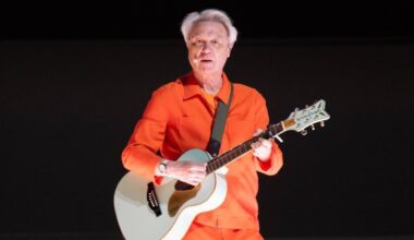 David Byrne releases video for "T Shirt"