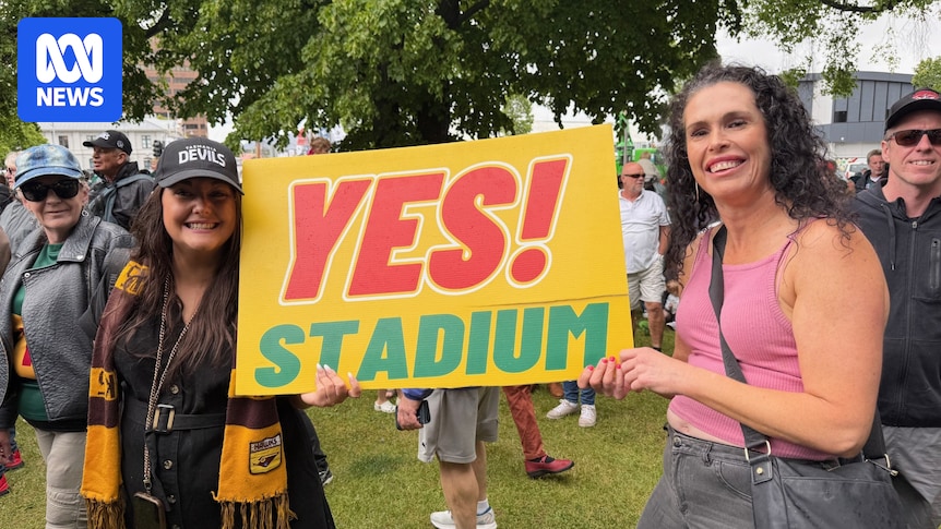 Supporters of proposed Macquarie Point stadium rally ahead of crucial vote