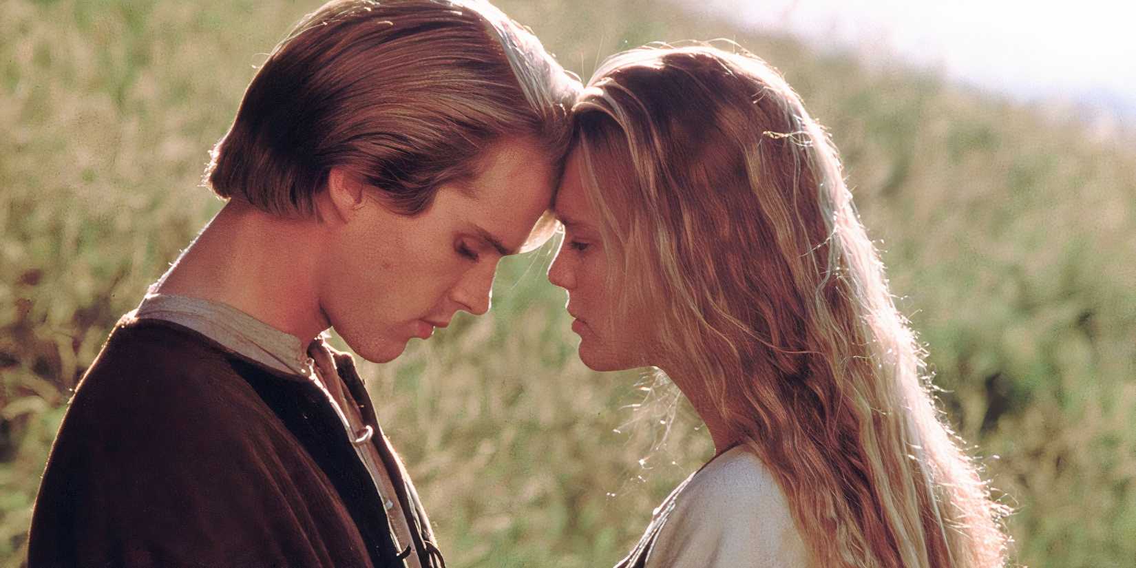 Cary Elwes and Robin Wright standing close together in The Princess Bride (1987).