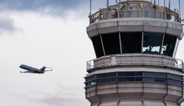 Transportation secretary announces 10% reduction in U.S. air traffic due to government shutdown