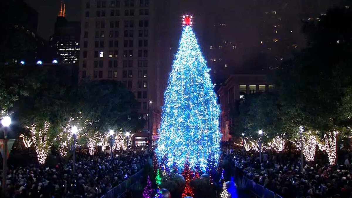 Chicago’s official Christmas tree lighting set for this weekend – NBC Chicago