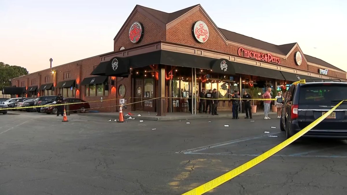 Man arrested in deadly shooting near South Philly Chickie’s & Pete’s – NBC10 Philadelphia