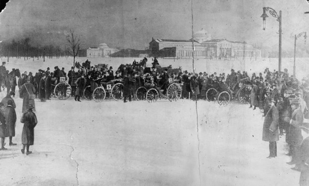 Chicago's first auto race is about to start in Jackson Park on Thanksgiving Day, Nov. 28, 1895. (Chicago Times-Herald)