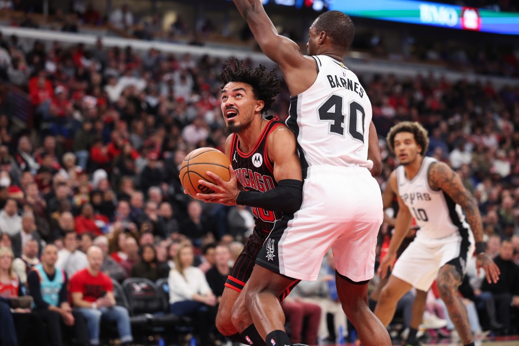 Chicago basketball report: Early-season injuries hitting teams