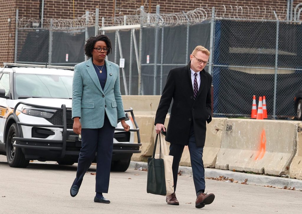 Rep. Underwood warns immigration crackdown in Chicago area not over