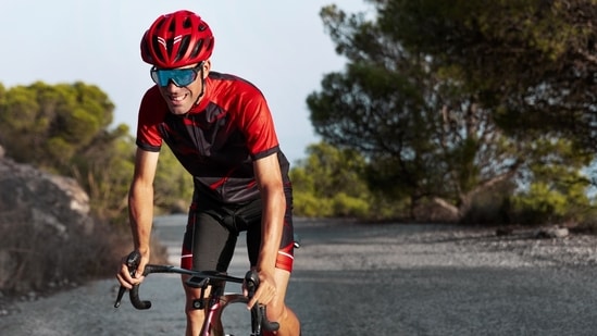 Men even when they exercise as much as women may not reap the same rewards. (Freepik)