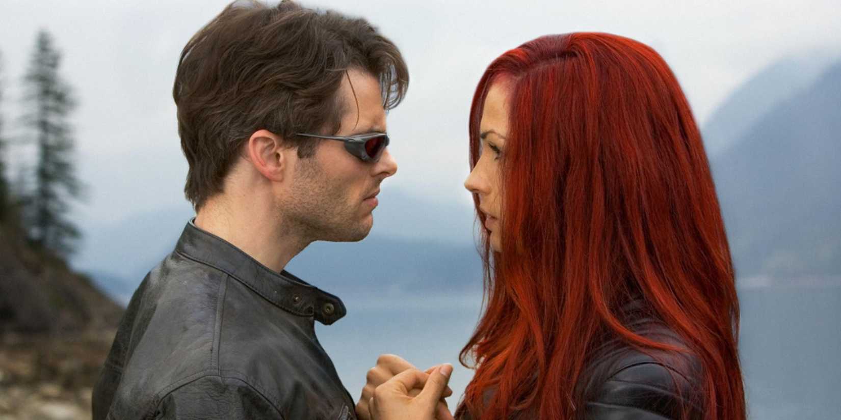 Cyclops and Jean Grey get close