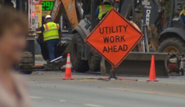 Latest updates: SAWS tending to water main break north of downtown, Broadway closed at Grayson for now