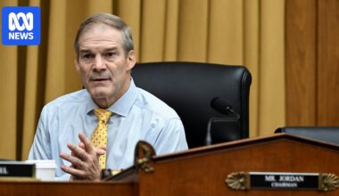 Republican who called eSafety head a 'zealot' persists with call to testify