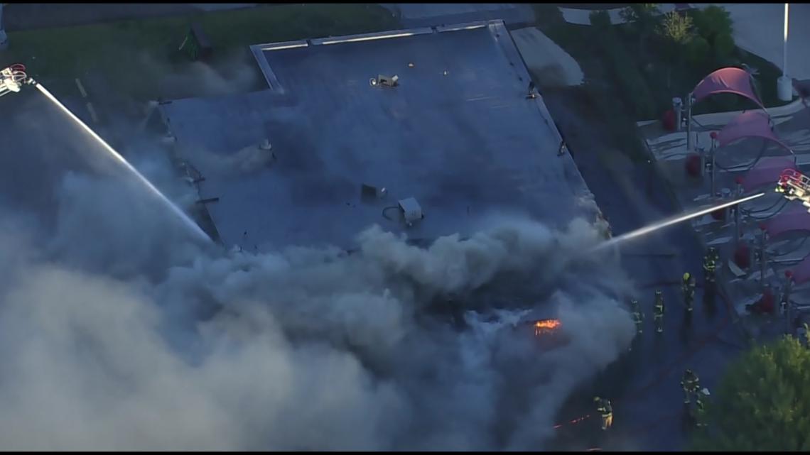 Crews battle early morning fire at Molly’s Pub near Clear Lake