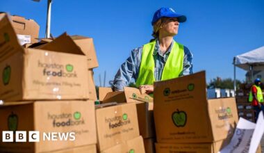 Supreme Court says US food stamp funding can be temporarily halted