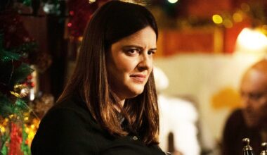 EastEnders confirms who sends Zoe's latest threat in Christmas lights drama