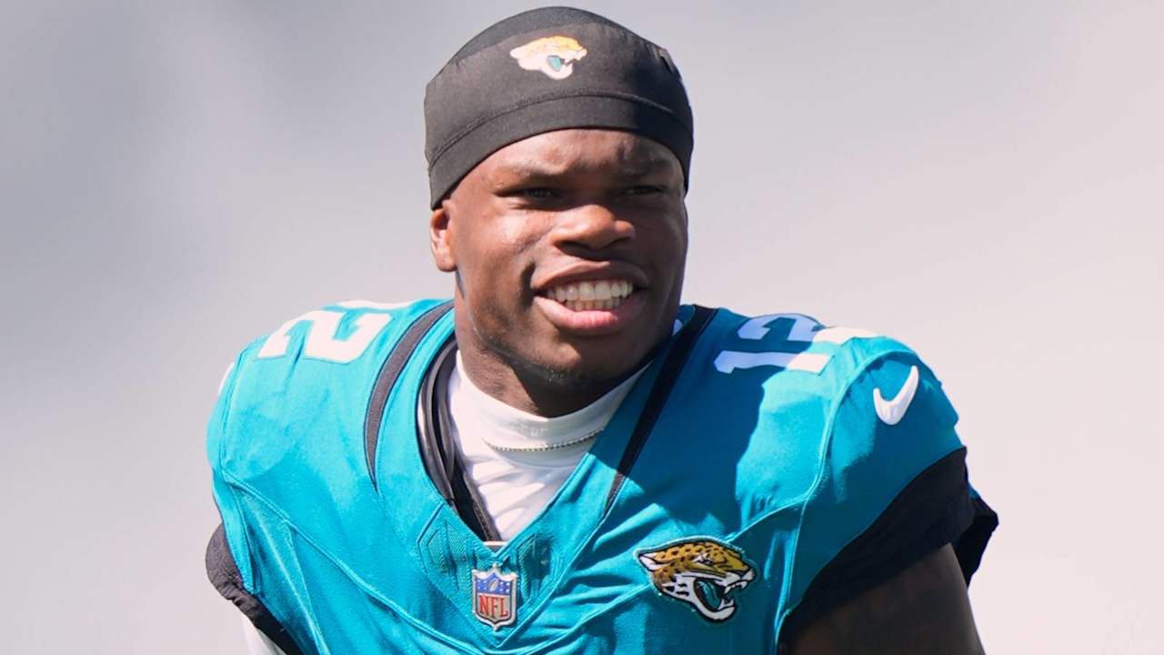 Jaguars plan to continue utilizing Travis Hunter as two-way player during 2026 season