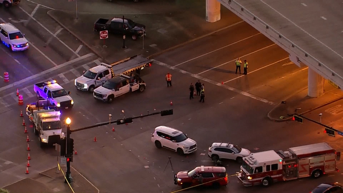 Major fatal crash shuts down Highway 6 at US 59 in Sugar Land