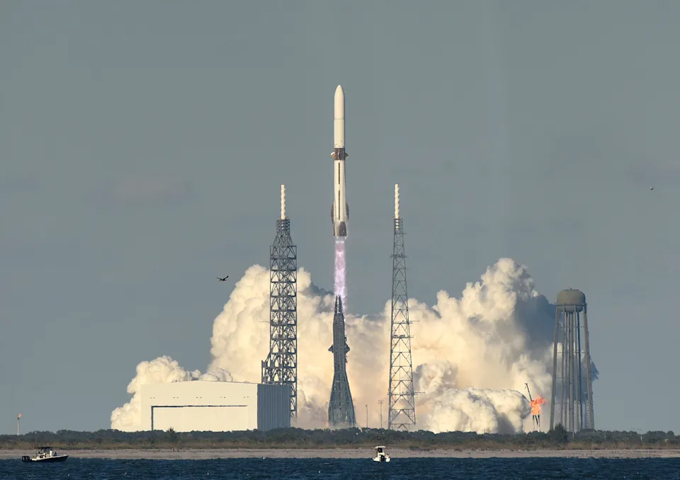 CAPE CANAVERAL, FLORIDA, UNITED STATES - NOVEMBER 13: A Blue Origin New Glenn rocket launches from pad 36 at Cape Canaveral Space Force Station in Cape Canaveral, Florida, US on November 13, 2025. The rocket is carrying a pair of identical satellites that will be sent on an 11-month journey to orbit Mars on NASA's Escape and Plasma Acceleration and Dynamics Explorers (EscaPADE) mission. (Photo by Paul Hennessy/Anadolu via Getty Images)