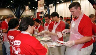 H-E-B seeks volunteers for feast at Dickies Arena Fort Worth
