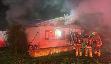 Crews battle house fire in north Phoenix