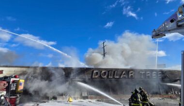 Chicago firefighters battle Thanksgiving blaze at Dollar Tree