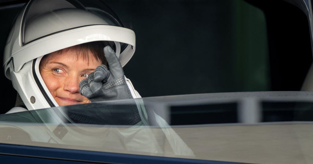 Woman pleads guilty to falsely claiming astronaut ex committed crime in space